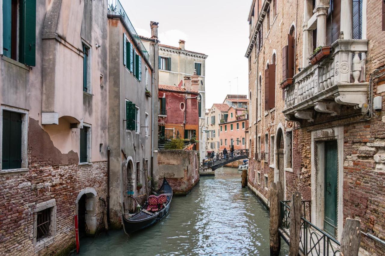 Doge'S Pantheon & St.Mark School In Hidden Venedig Exterior foto
